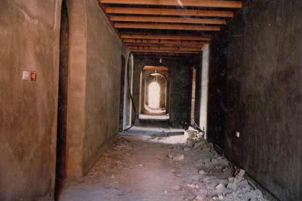 manoah-inside98B57F20-E908-BCDF-FF4B-3C88604783E6.jpg