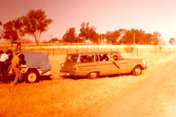 outreach-dec1977-leaving-wallawalla-to-ywam-outreach-canberra2665B6B2-61F0-2938-4FC1-9378F0972088.jpg